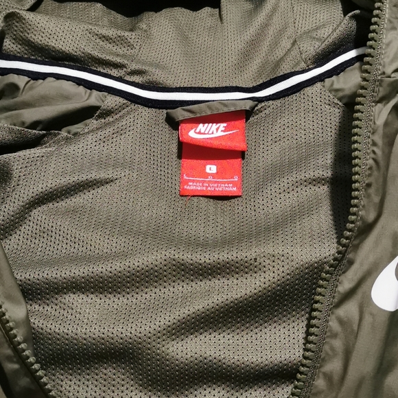 nike jacket - Picture 3 of 3